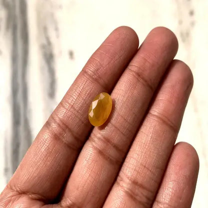 Natural Yellow Sapphire Oval Cut 4.5 Carat Loose Gemstone for Jewelry Making & Vedic Astrology (100% Natural, Untreated)